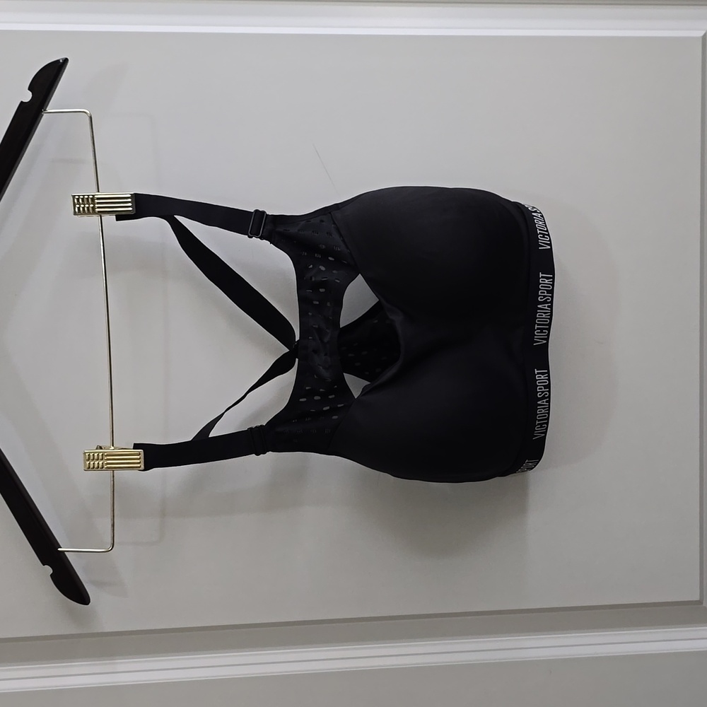 Victoria sport black sport bra size 34D